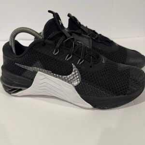 Nike Metcon 7 Women’s Sz 8.5 Shoes Black White Gym Training Athletic Sneakers